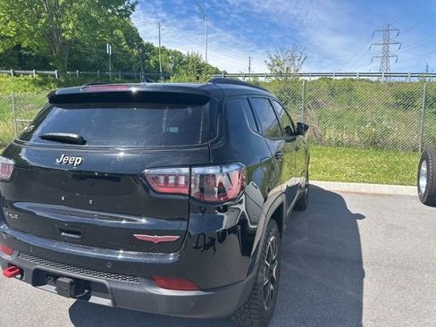 Used 2025 Jeep Compass Trailhawk w/ Trailer Tow Group AWD/4WD image 21