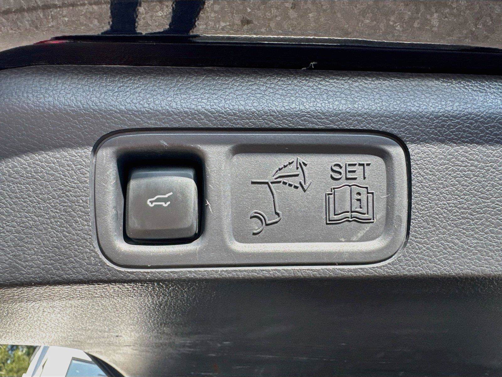 Used 2023 Ford Expedition XLT AWD/4WD image 31
