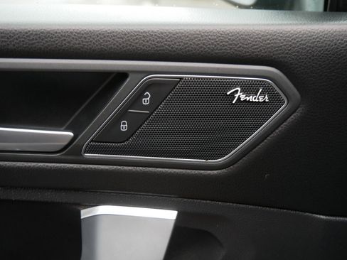 Used 2020 Volkswagen Tiguan SEL Premium R-Line image 17