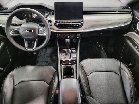 Used 2025 Jeep Compass Limited AWD/4WD image 7