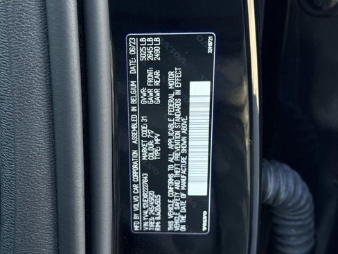 Used 2024 Volvo XC40 B5 Plus w/ Protection Package Premier image 30