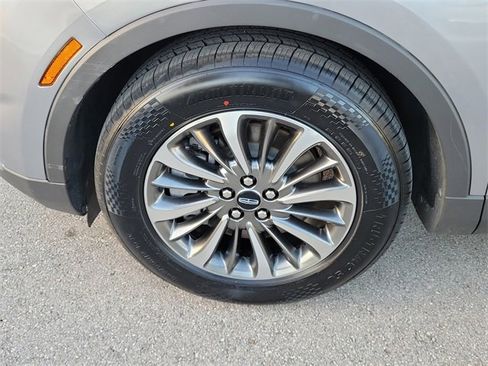 Certified 2023 Lincoln Nautilus AWD w/ Premium Package image 8