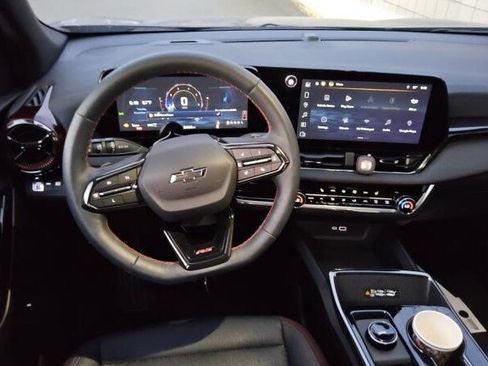 Used 2025 Chevrolet Equinox RS image 5