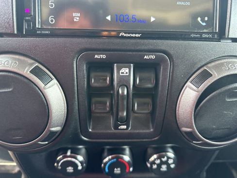 Used 2015 Jeep Wrangler Unlimited Sport w/ Quick Order Package 24S image 22