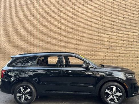 Used 2022 Kia Sorento S FWD image 4