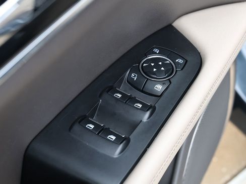 Used 2023 Lincoln Nautilus FWD w/ Premium Package image 28