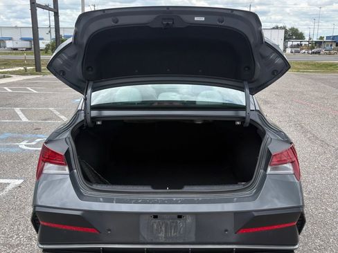 Used 2024 Hyundai Elantra Limited FWD image 13