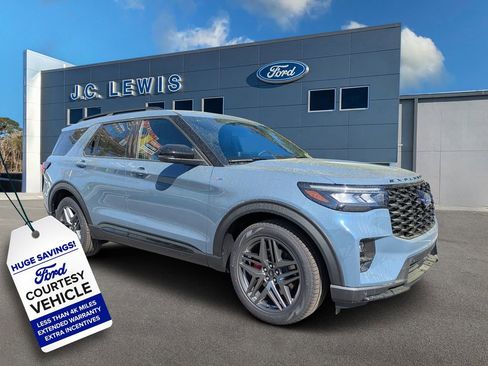 New 2026 Ford Explorer ST-Line w/ ST-Line Street Pack RWD image 1