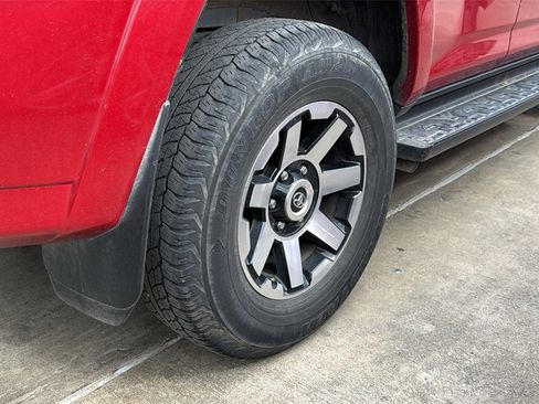 Used 2024 Toyota 4Runner TRD Off-Road image 6