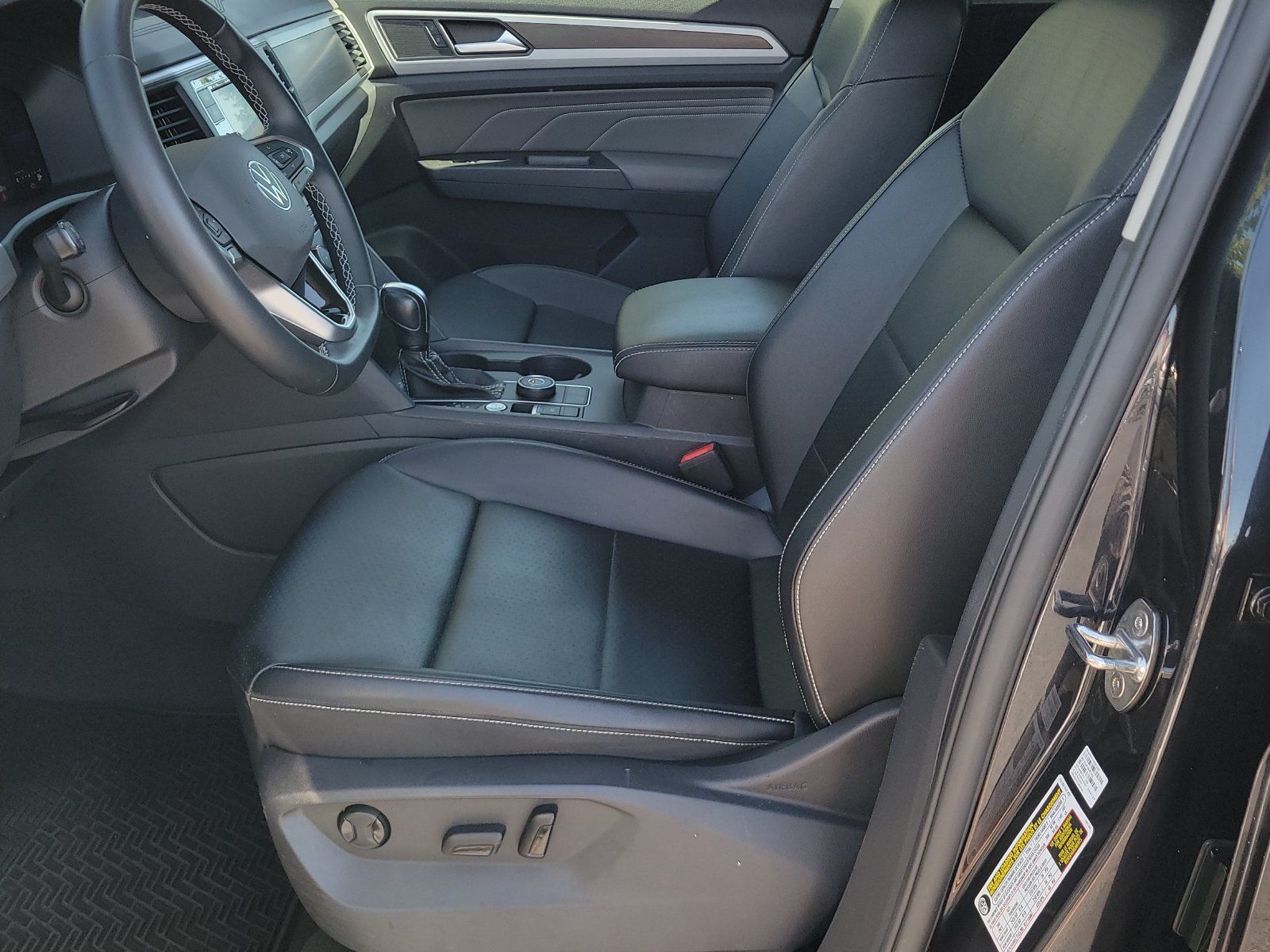 Used 2022 Volkswagen Atlas SE AWD/4WD image 6