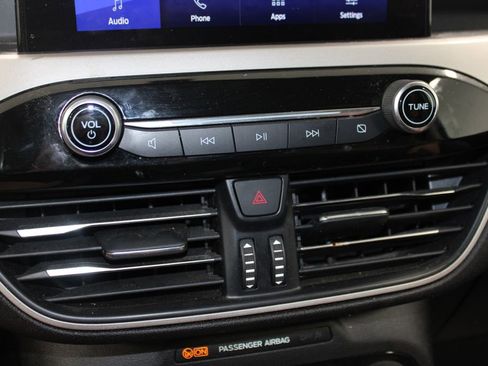 Used 2021 Ford Escape SE image 30