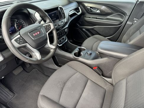 Used 2022 GMC Terrain SLE w/ Elevation Edition image 9