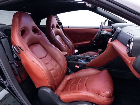 Used 2020 Nissan GT-R Premium w/ Premium Interior Package AWD/4WD image 53