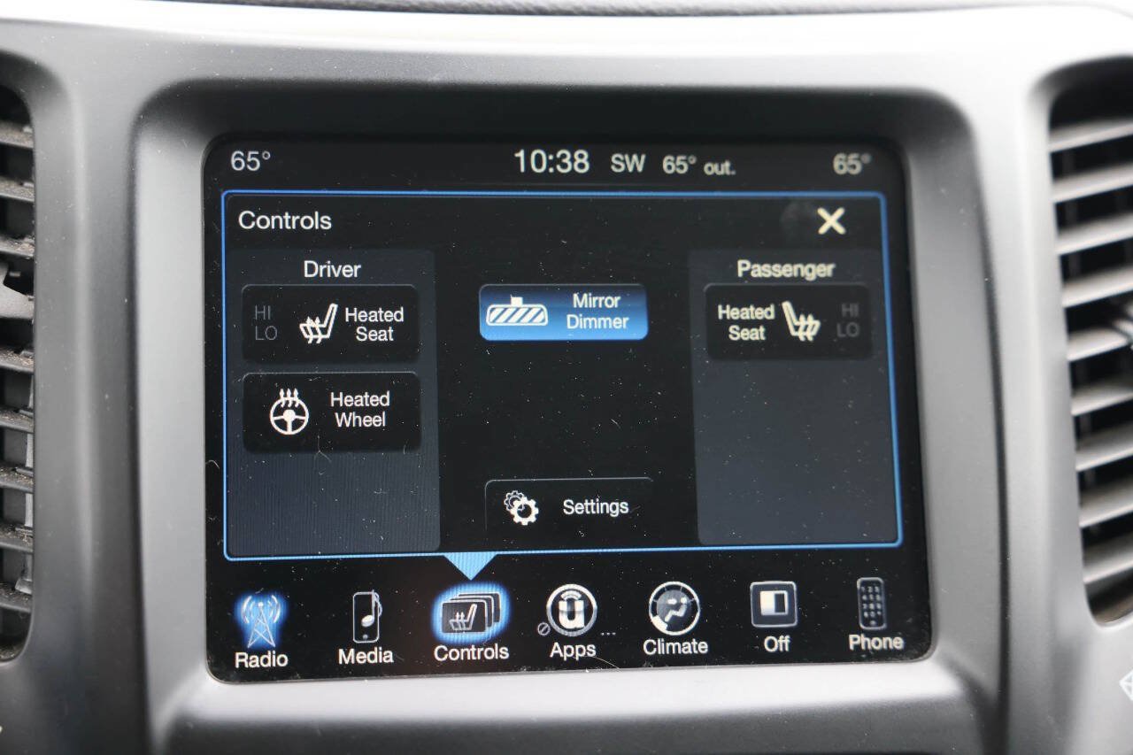 Used 2017 Jeep Cherokee Limited AWD/4WD image 23