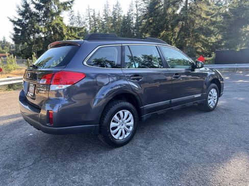 Used 2010 Subaru Outback 2.5i AWD/4WD image 4