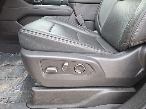 Used 2025 GMC Yukon Denali image 25