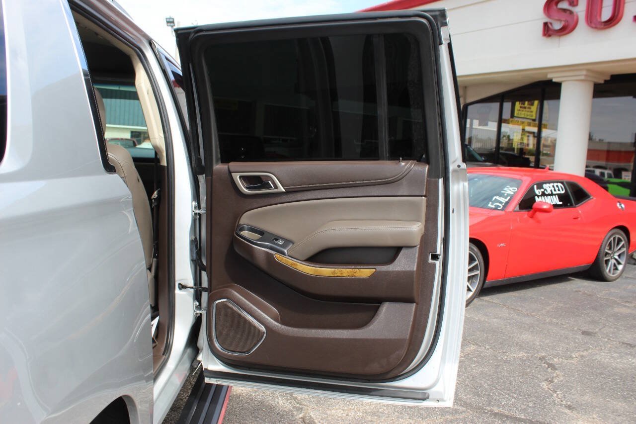 Used 2017 GMC Yukon XL Denali AWD/4WD image 12