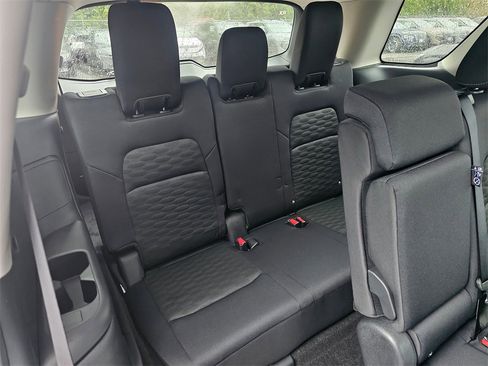 New 2026 Nissan Pathfinder SV image 27