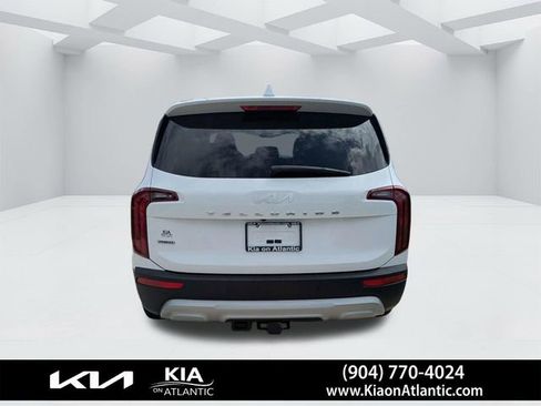 Used 2022 Kia Telluride LX AWD/4WD image 4
