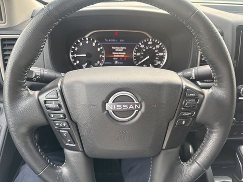 Used 2024 Nissan Frontier SV w/ SV Convenience Package image 19