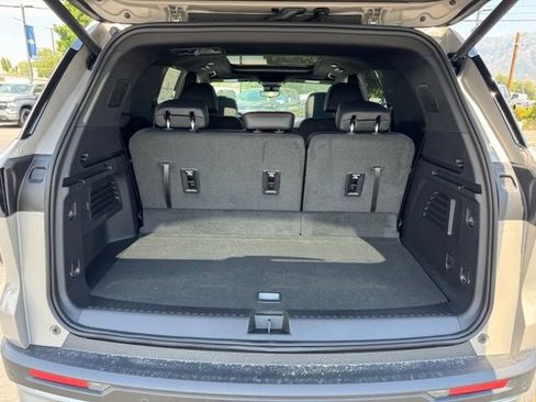 New 2026 Chevrolet Traverse Z71 w/ Driver Confidence Package AWD/4WD image 12