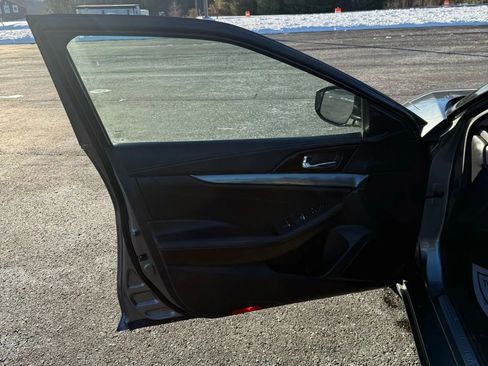 Used 2022 Nissan Maxima SV w/ Floor Mat Group image 16