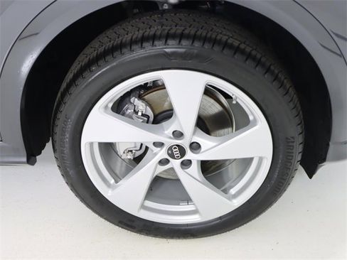 New 2025 Audi Q5 Premium Plus image 9