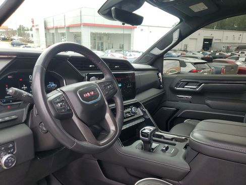 Used 2024 GMC Sierra 1500 AT4X image 18