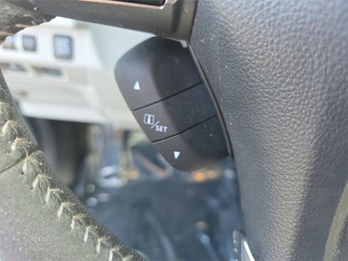 Used 2015 Subaru Forester 2.5i Touring image 31