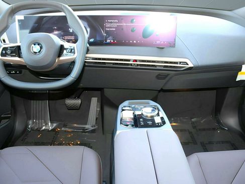 New 2026 BMW iX xDrive60 w/ Premium Package image 16