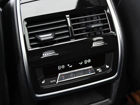 Used 2026 BMW X5 xDrive40i w/ M Sport Package image 33