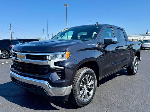 Used 2023 Chevrolet Silverado 1500 LT AWD/4WD image 3
