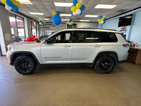 Used 2024 Jeep Grand Cherokee L Laredo image 7