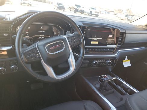 Used 2024 GMC Sierra 1500 SLT w/ SLT Premium Plus Package AWD/4WD image 19