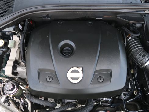 Used 2015 Volvo XC60 T6 Platinum FWD image 37