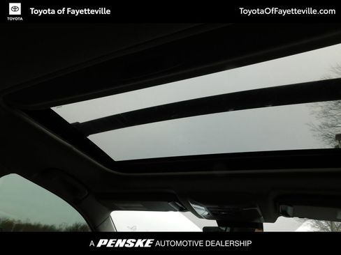 Certified 2022 Toyota RAV4 XLE Premium image 4