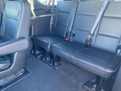 Used 2021 Chevrolet Suburban Premier w/ Premium Package image 14