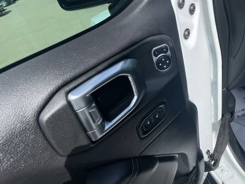 Used 2023 Jeep Wrangler Unlimited Sahara w/ Cold Weather Group AWD/4WD image 41