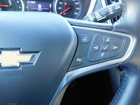 Used 2022 Chevrolet Equinox LT w/ Driver Convenience Package image 30