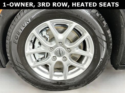 Used 2024 Chrysler Pacifica Touring-L image 32