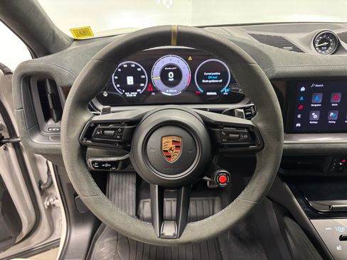 Used 2024 Porsche Cayenne Turbo GT AWD/4WD image 17
