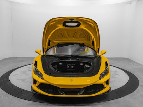 Used 2021 Ferrari F8 Tributo image 22