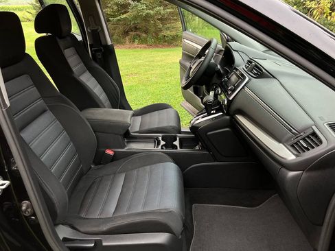 Used 2017 Honda CR-V LX image 4