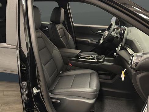New 2026 Chevrolet Equinox LT w/ Convenience Package II image 24