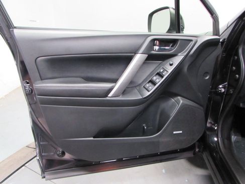Used 2017 Subaru Forester 2.5i Limited AWD/4WD image 12