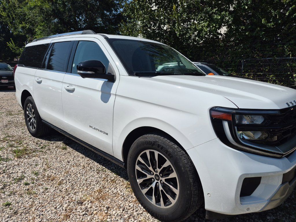 Used 2025 Ford Expedition Max Platinum AWD/4WD image 4