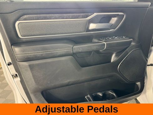 Used 2022 RAM 1500 Big Horn AWD/4WD image 10