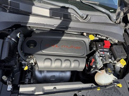 Used 2022 Jeep Compass Latitude image 11