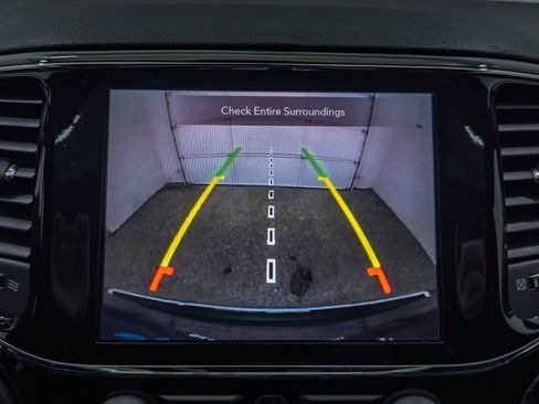 Used 2021 Jeep Grand Cherokee Limited image 37