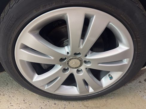 Used 2011 Mercedes-Benz C 300 4MATIC Sedan image 39